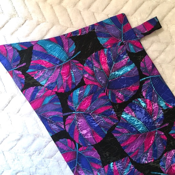 TWO Vintage Silky 80’s Scarves - Picture 16 of 16